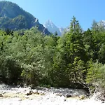 And Martuljk Πανσιόν