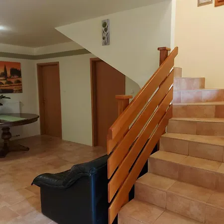 Gasthuis And Martuljk