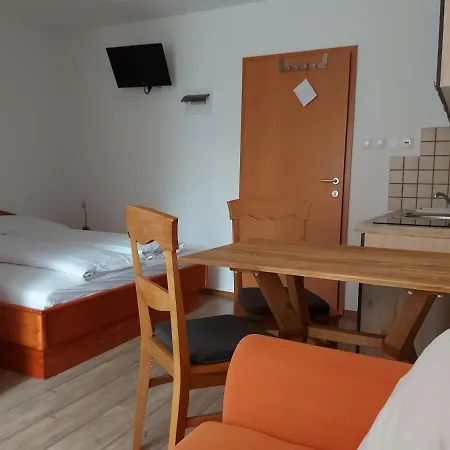 Gasthuis And Martuljk