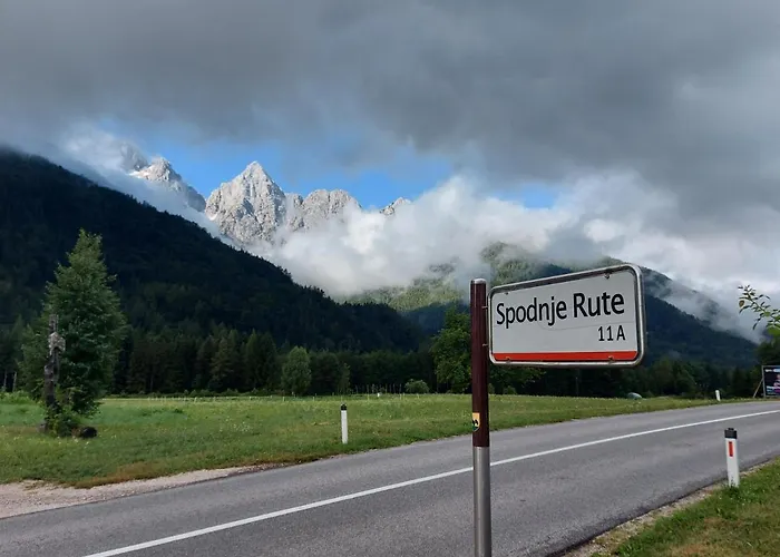 Hiša za goste And Martuljk