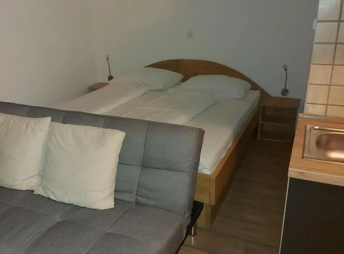 Konukevi And Martuljk 3*