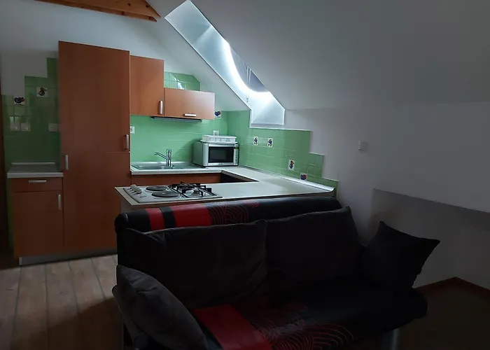 Konukevi And Martuljk 3*