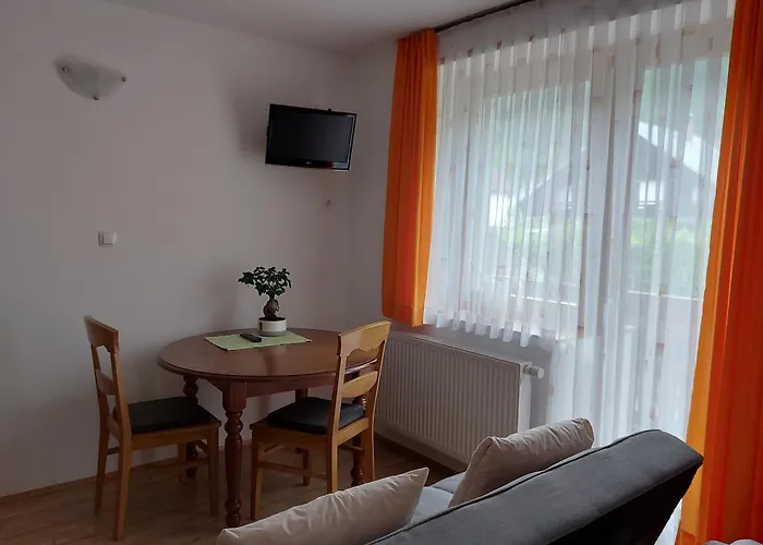 Konukevi And Martuljk 3*