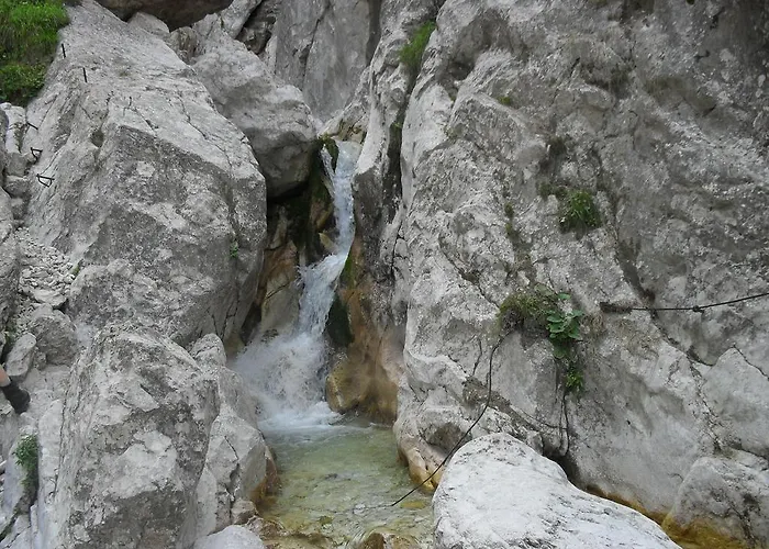 Konukevi And Martuljk Kranjska Gora